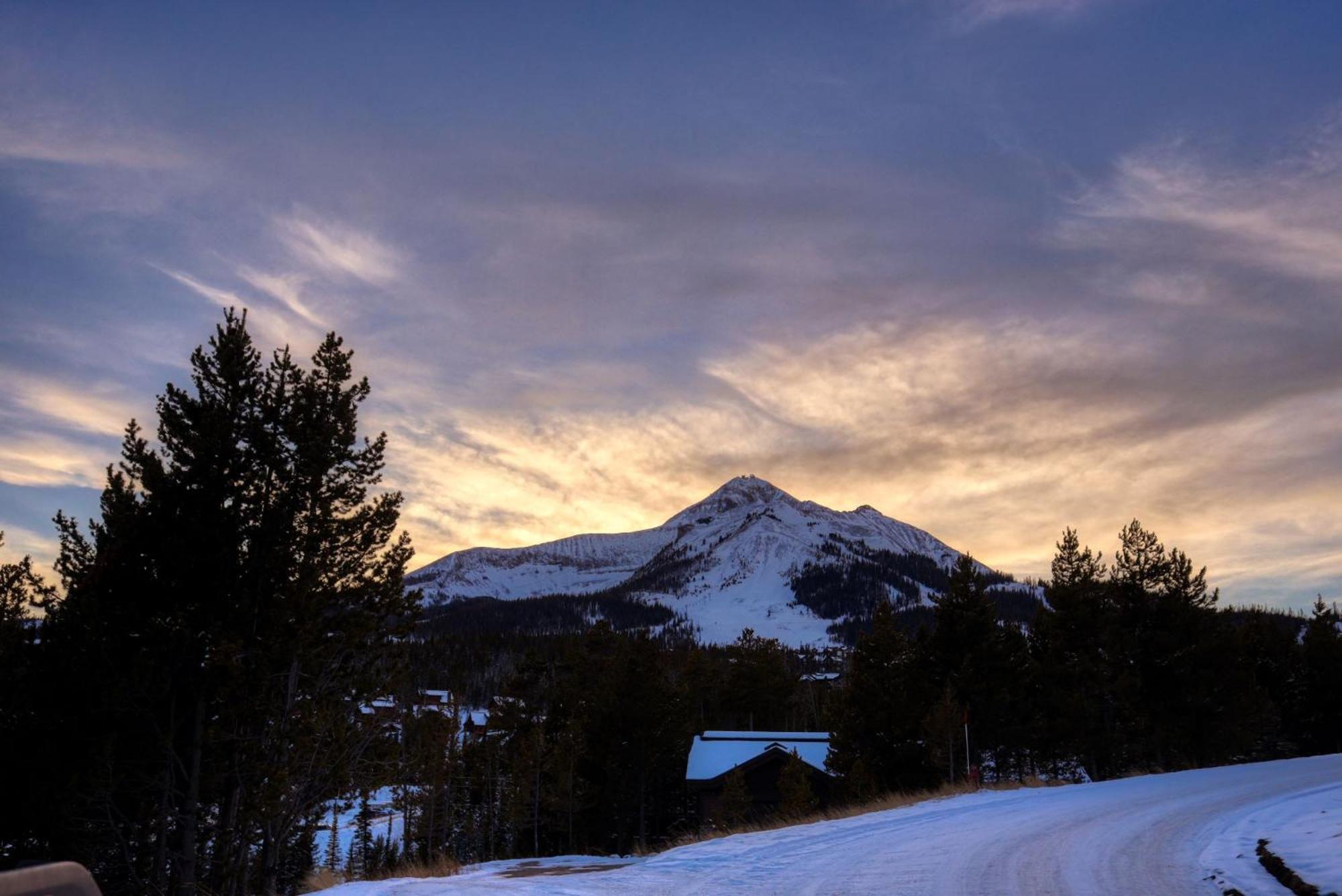 Rising Bull Lodge Big Sky Exterior photo