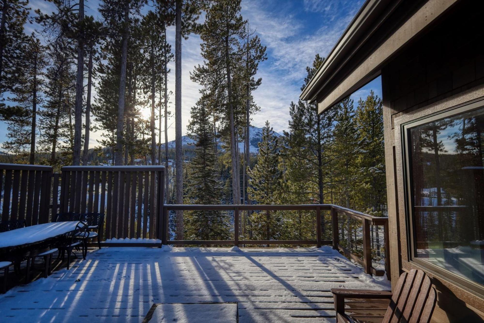 Rising Bull Lodge Big Sky Exterior photo